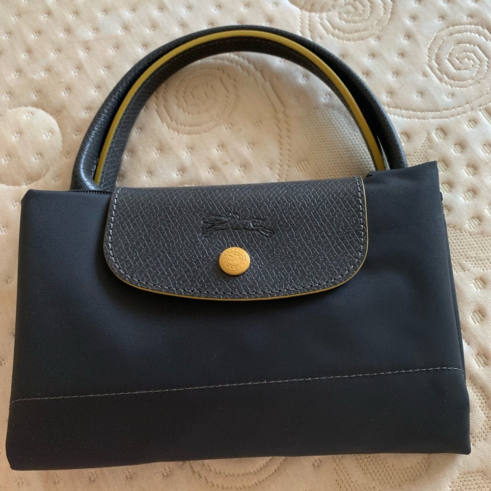 Medium longchamp bag